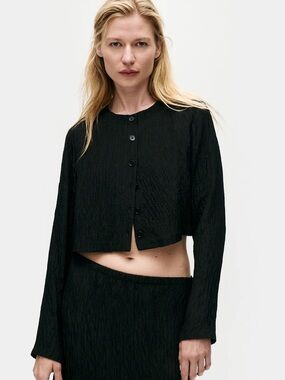Silk Laundry Crinkle Collarless Crop Shirt Black